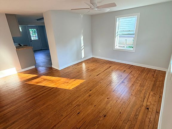 4th image of 25 Ridge Ave