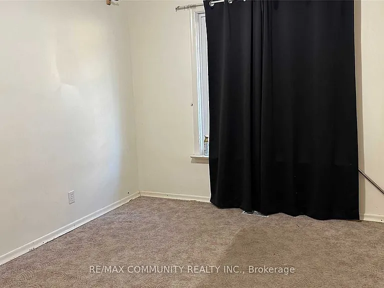 11 Ingrid Dr — Photo 10