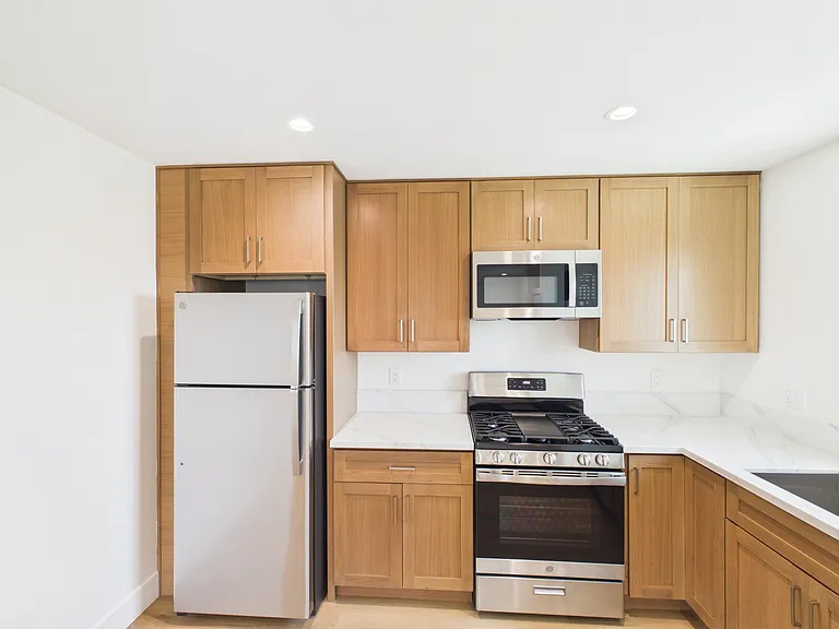 1132 W Redwood St — Photo 18