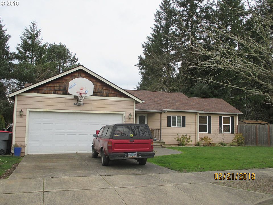 1st image of 843 SE Roberts Ct