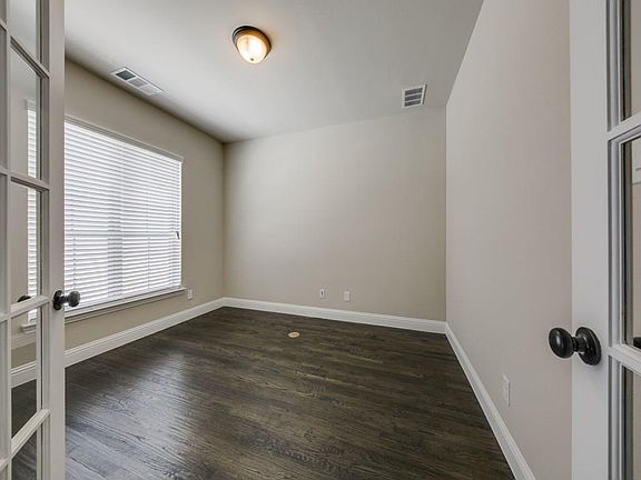 2nd image of 6319 Teresa Ln
