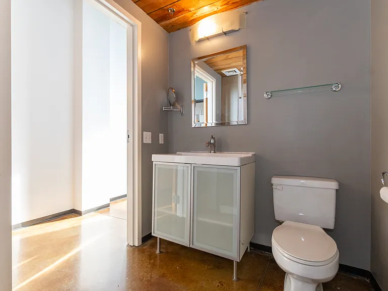 118 Holmes St #405 — Photo 11