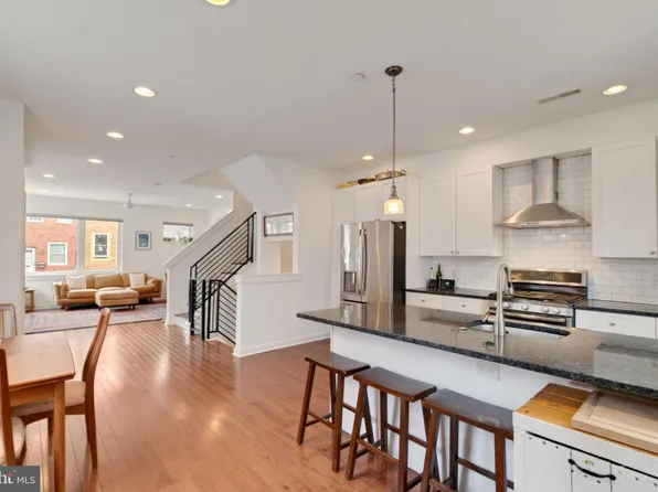 2100 E Cumberland St, Philadelphia, PA 19125