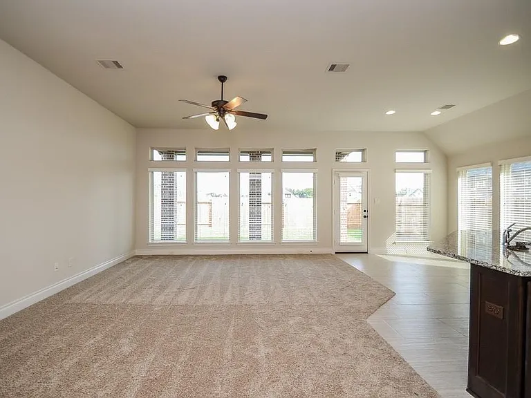 1326 Watercrest Park Ln — Photo 7