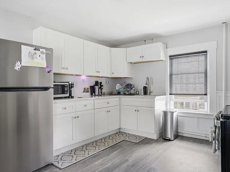 747 Union St #2 — Photo 5