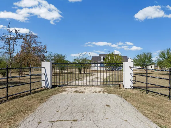 1178 Black Ankle Rd, Lockhart, TX 78644