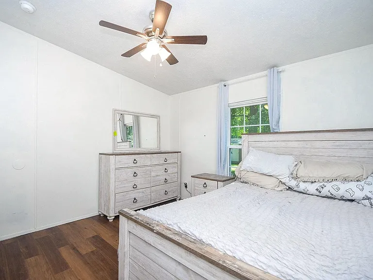 31606 Bryan St — Photo 3