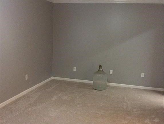 4th image of 13909 Roanoke Dr