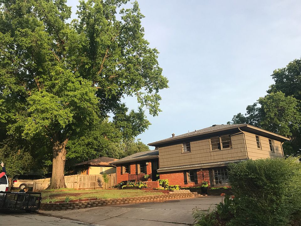 1st image of 1001 W Liberty Ave