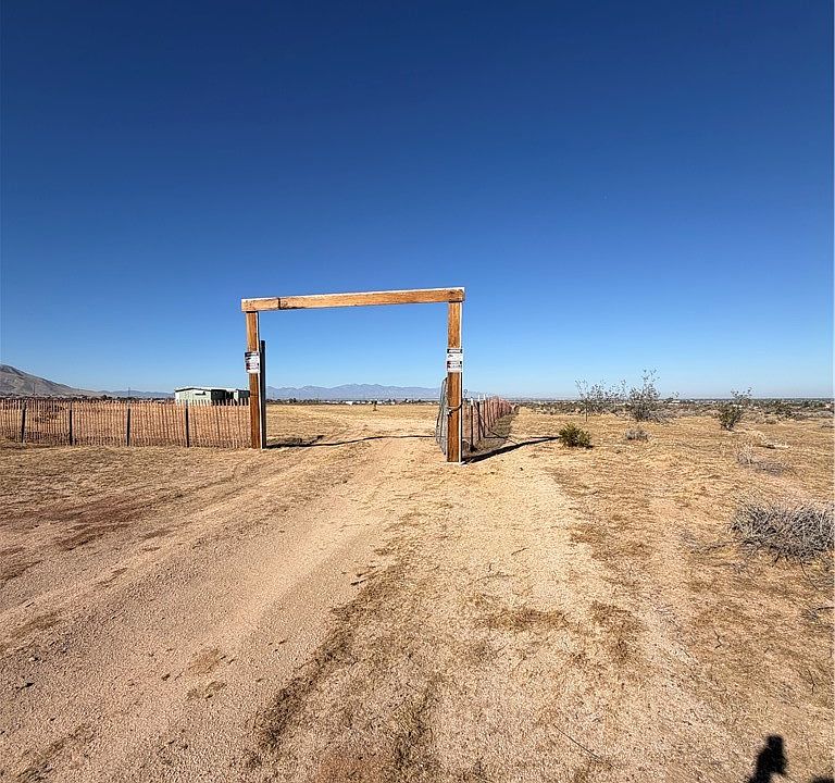 1st image of 23952 Apple Valley