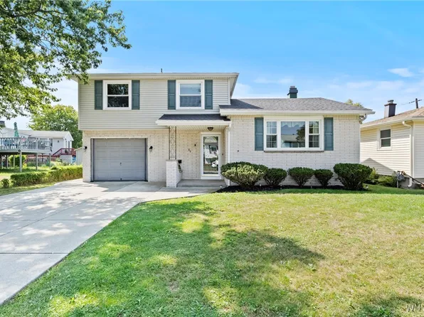 89 W Cherbourg Dr, Buffalo, NY 14227