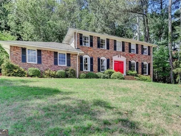 1450 Holly Bank Cir, Dunwoody, GA 30338