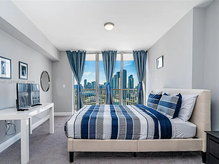 1750 N Bayshore Dr #3410 — Photo 2