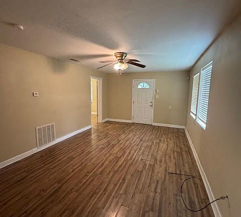 3rd image of 4415 Lynx Ave