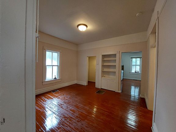 4th image of 2830 N Elmore Ave APT A