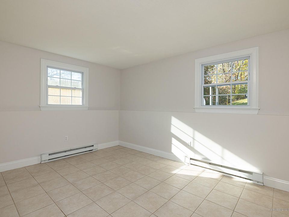 2nd image of 5 Carriage Hill Rd APT 2