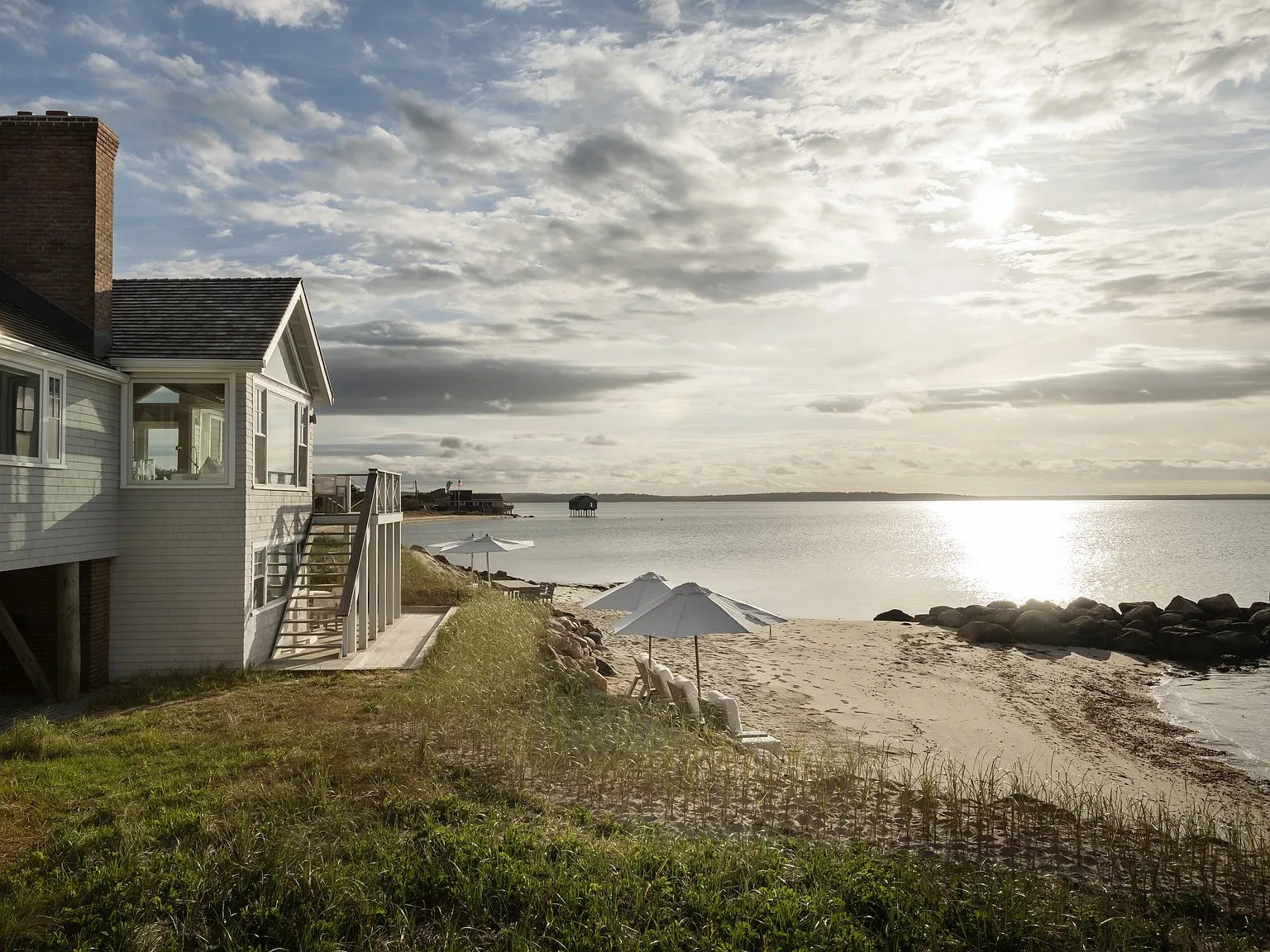 Spectacular Amagansett Waterfront - Designer Home w/Private Beach — Photo 2