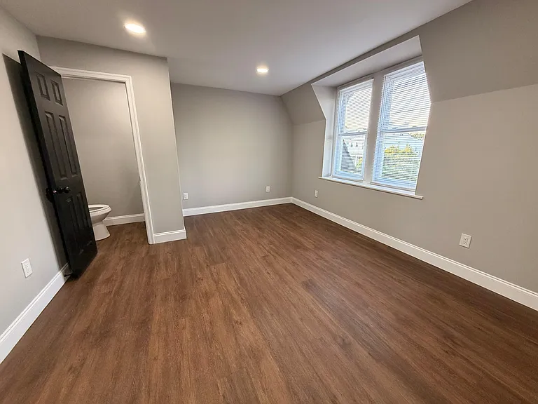 516 E Marshall St #2 — Photo 17