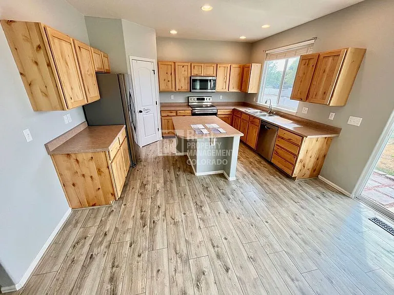 362 Shadowbrook Dr — Photo 3
