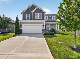 8905 SW 8th St, Blue Springs, MO 64064