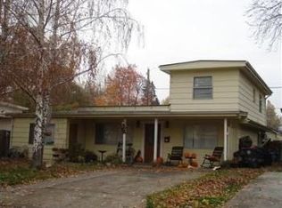 949 S Ivy St, Medford, OR