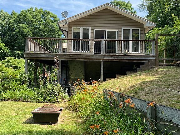 3rd image of 585 Laurel Valley Dr