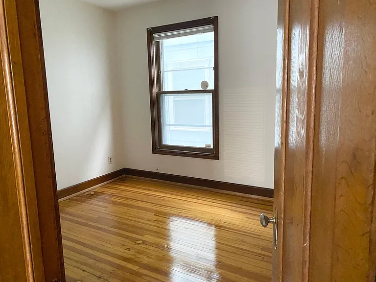 341 Richmond Ave #1 — Photo 7