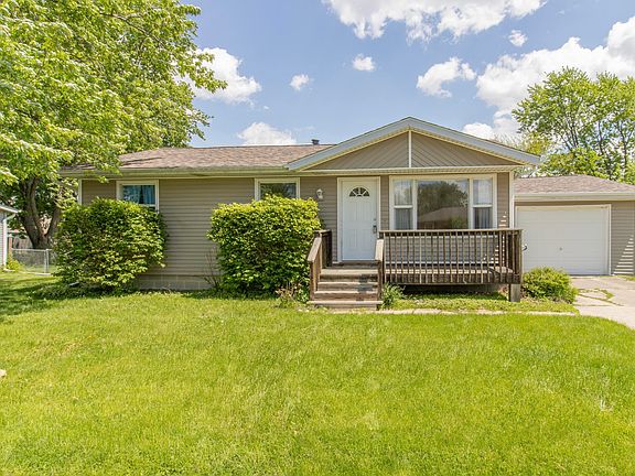 2nd image of 208 Meadow Ln
