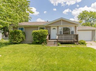 208 Meadow Ln, Lowell, IN 46356