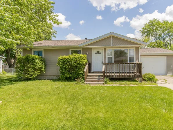208 Meadow Ln, Lowell, IN 46356