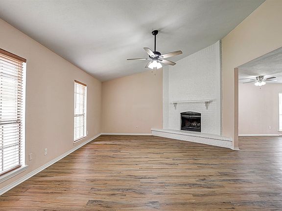 3rd image of 4814 Trailwood Dr