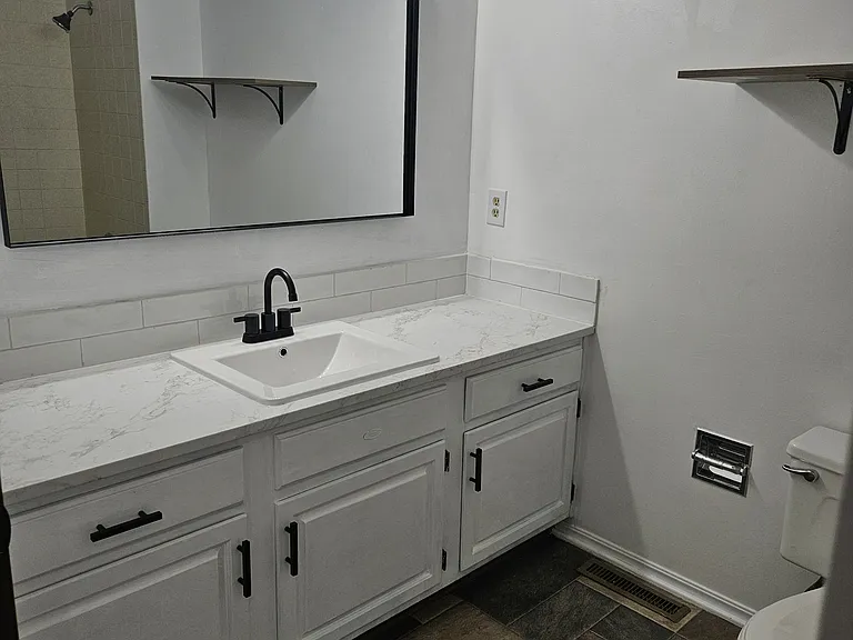 1500 E Tanglewood Rd — Photo 13