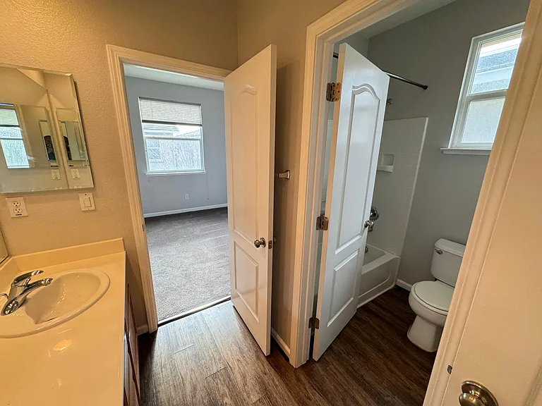 2451 Hanson Dr — Photo 33