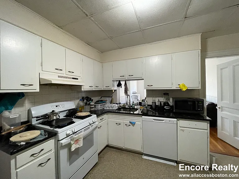 11 Park St #6 — Photo 19