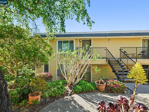 3rd image of 1201 Skycrest Dr APT 2