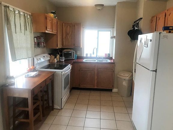 2nd image of 26 Lovell St #1