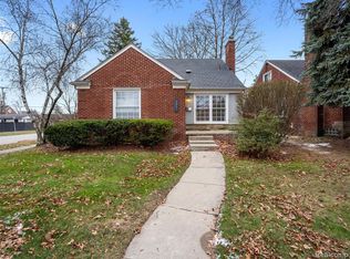 2090 Bradford Rd, Birmingham, MI 48009