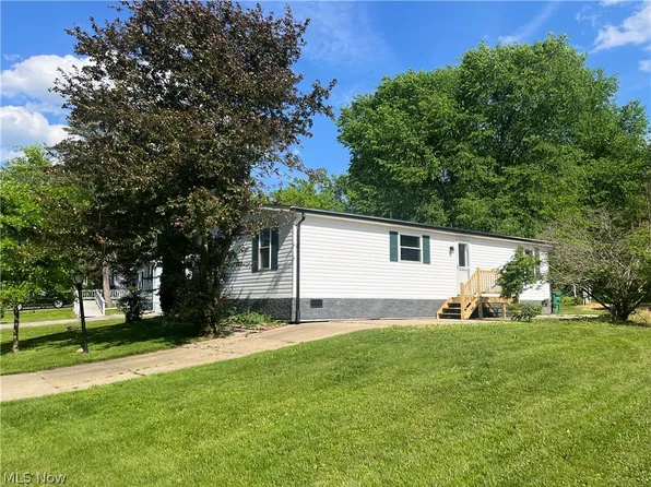 66 Tracy Ln, Hiram, OH 44234