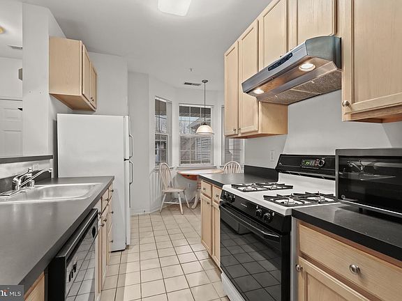 2nd image of 5001 Willow Branch Way Unit 302