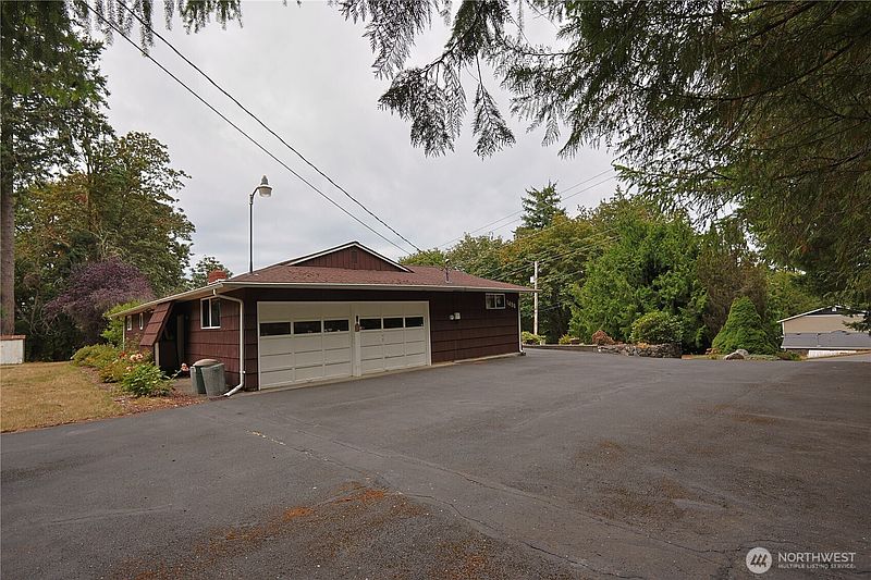 3rd image of 1498 SW Cook Road