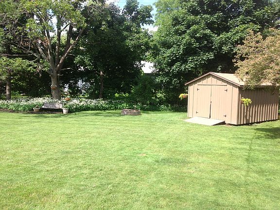 5th image of 130 Cadman Dr