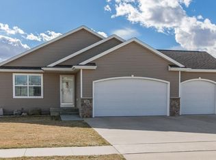 211 E Terrace Dr, Center Point, IA 52213