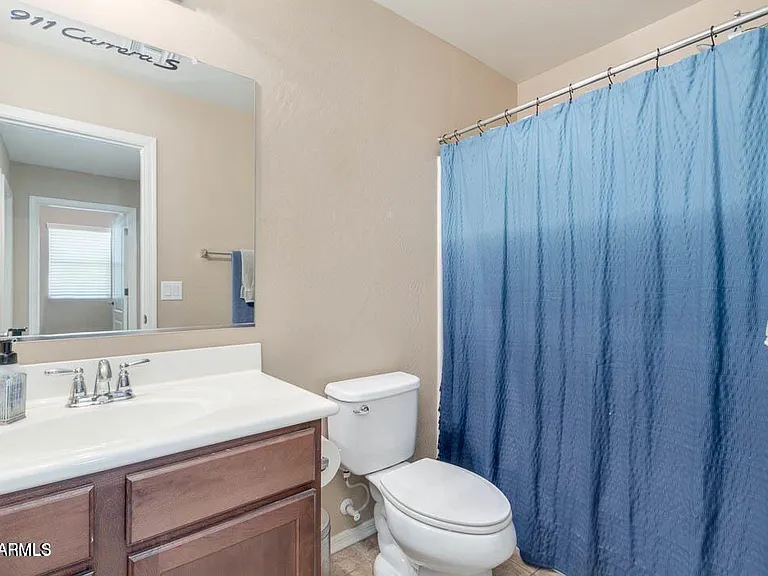 4050 E Oakland St — Photo 21