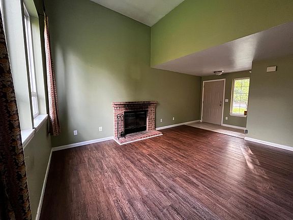 2nd image of 1924 W Cypress Way #B