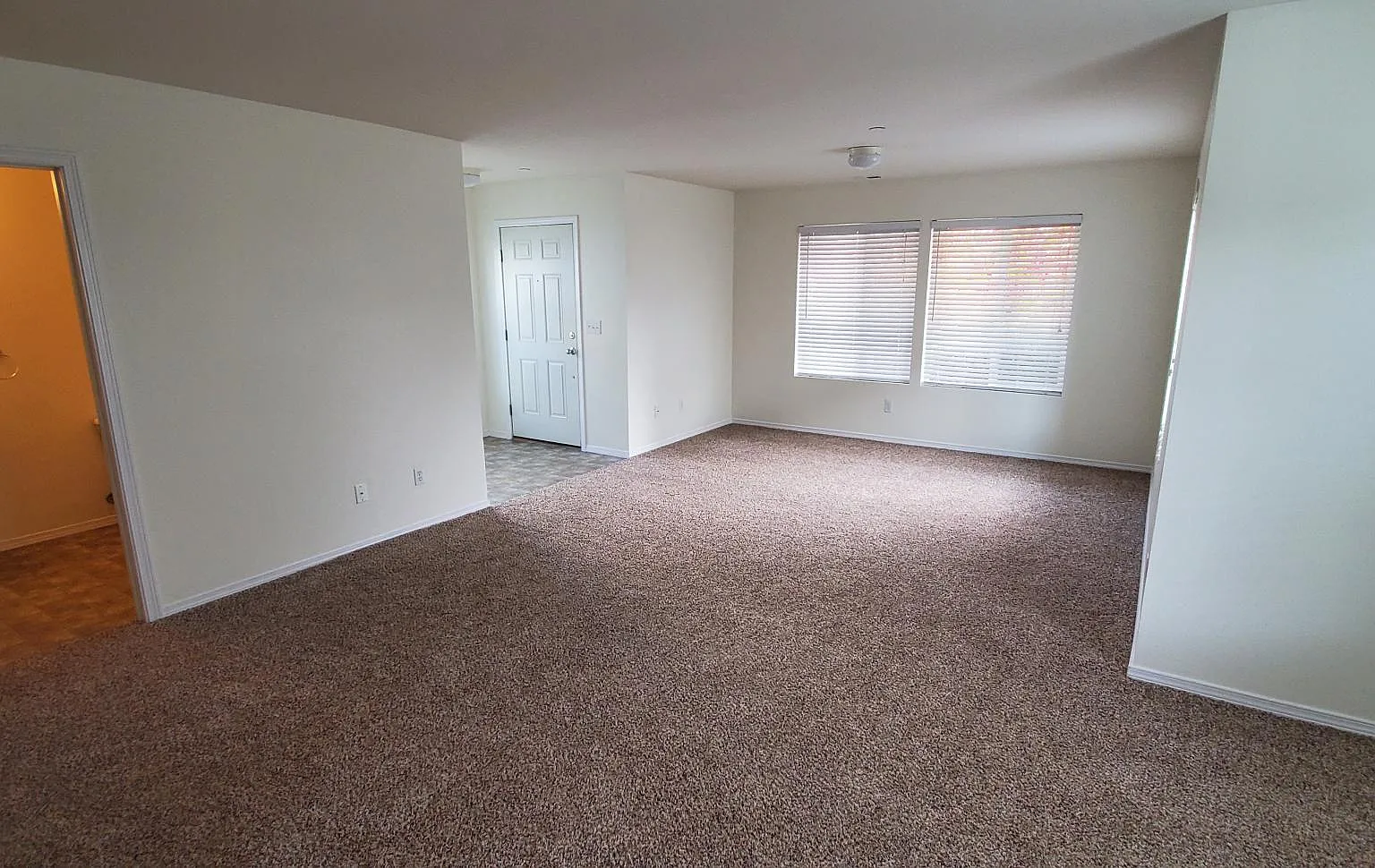 3 bed, 2.5 bath, 1596 sqft, $2,695 — Photo 4