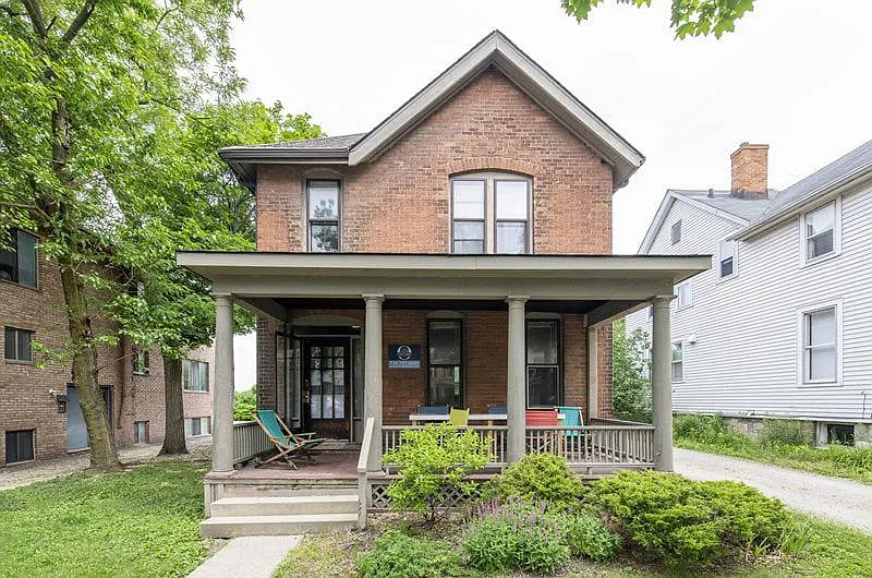 319 Catherine St