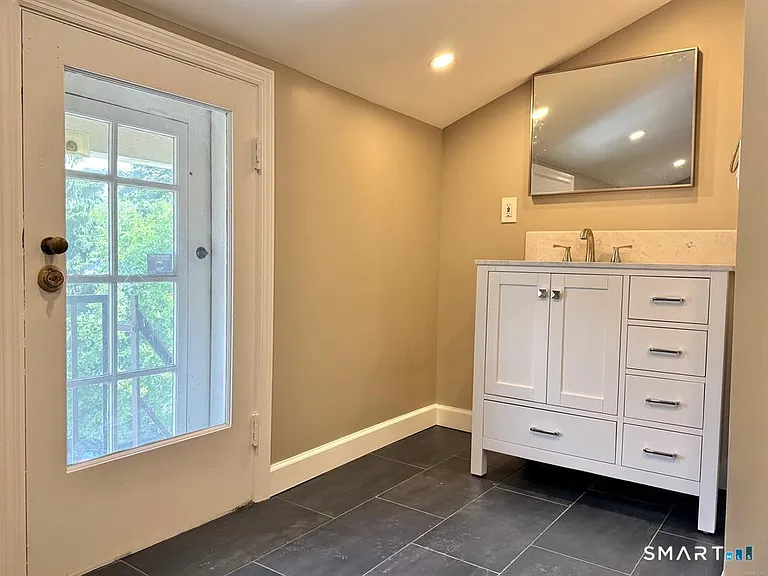 251 Edwards St #2 — Photo 13