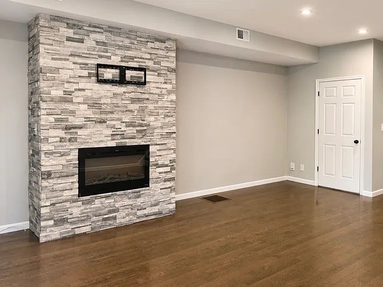 2134 Wharton St — Photo 2
