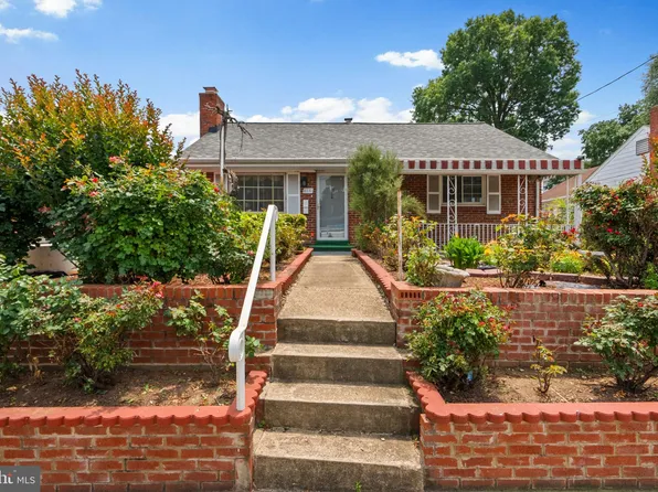 8031 New Riggs Rd, Hyattsville, MD 20783