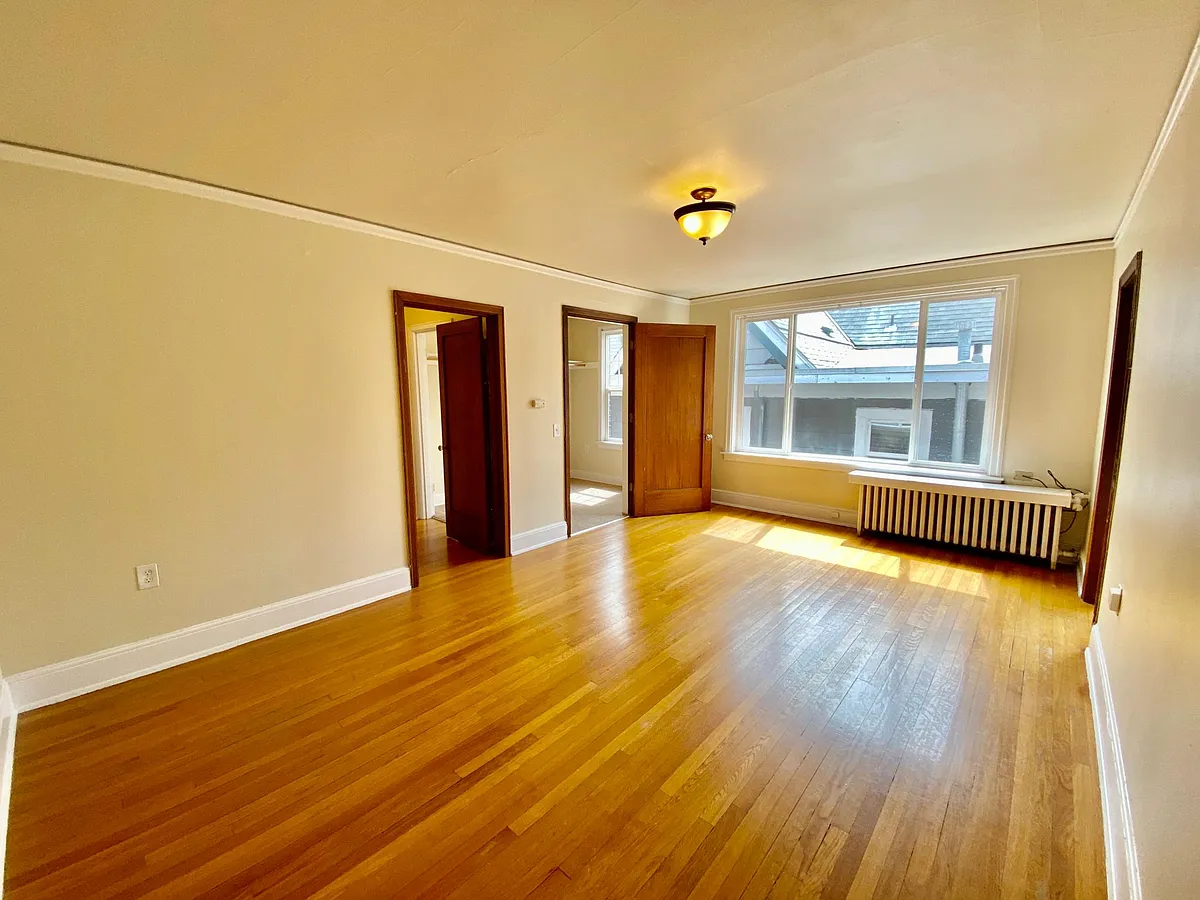 Photo 2 of 16 - 531 Malden Ave E #104 - Seattle, WA Building Photo - 531 Malden Ave E #104